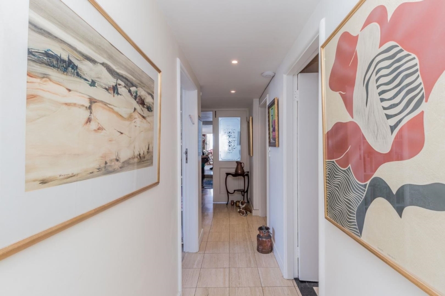 3 Bedroom Property for Sale in Sea Point Western Cape